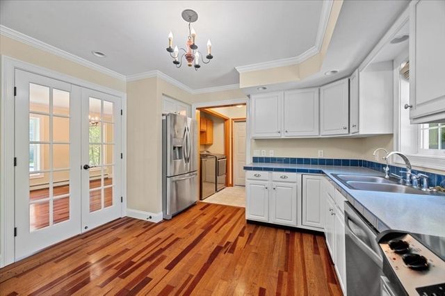 16 Governor Fairbanks Rd, Brimfield, MA 01010