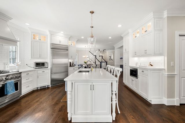 120 Deerfield Ln, Hanover, MA 02339