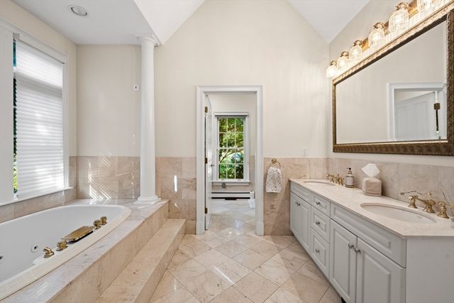 120 Deerfield Ln, Hanover, MA 02339