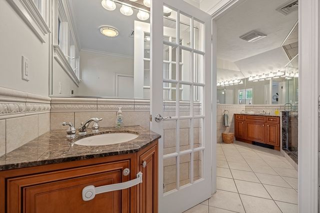 120 Deerfield Ln, Hanover, MA 02339