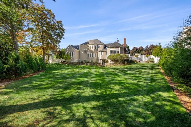 120 Deerfield Ln, Hanover, MA 02339