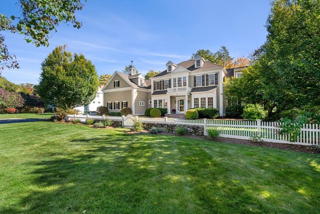120 Deerfield Ln, Hanover, MA 02339