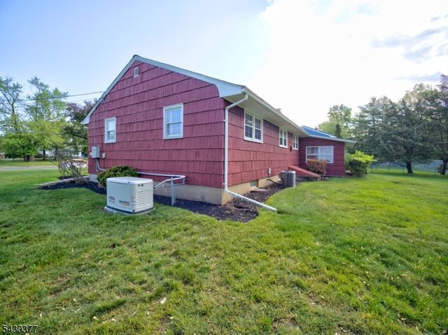 55 New Amwell Rd, Hillsborough Twp., NJ 08844