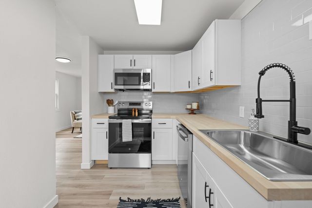 617 E Garland Ave, Spokane, WA 99207