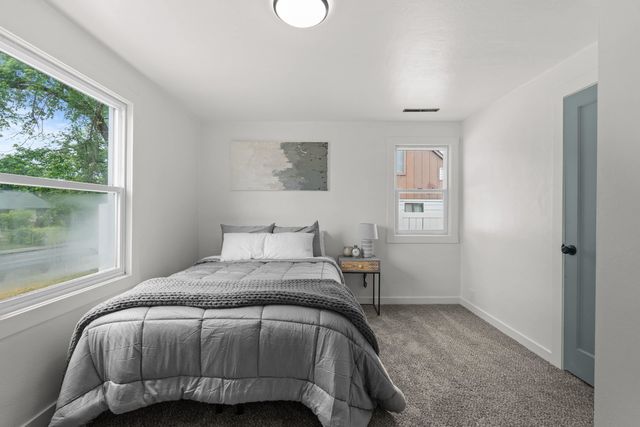 617 E Garland Ave, Spokane, WA 99207