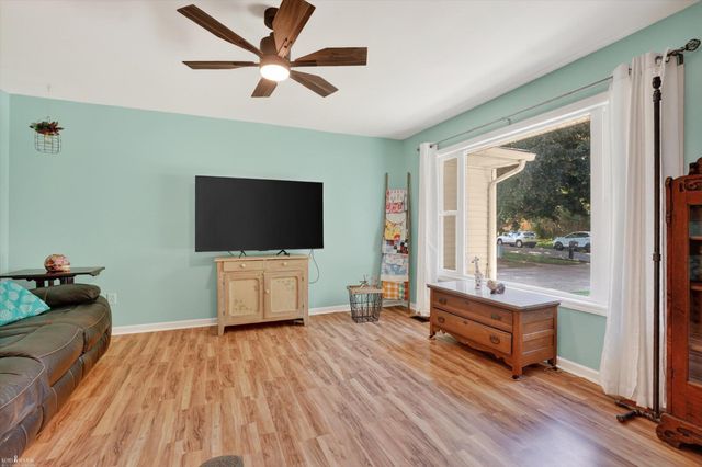 313 Dutch Mill Drive, Flushing, MI 48433