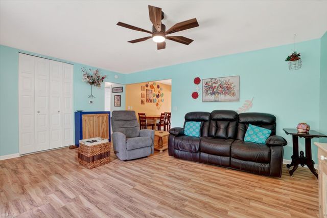 313 Dutch Mill Drive, Flushing, MI 48433