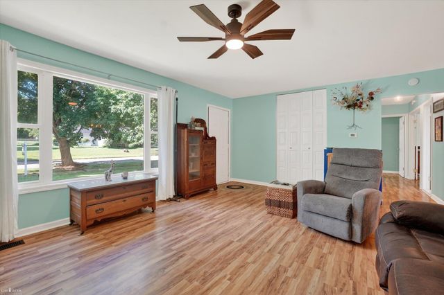 313 Dutch Mill Drive, Flushing, MI 48433