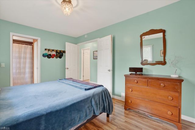 313 Dutch Mill Drive, Flushing, MI 48433