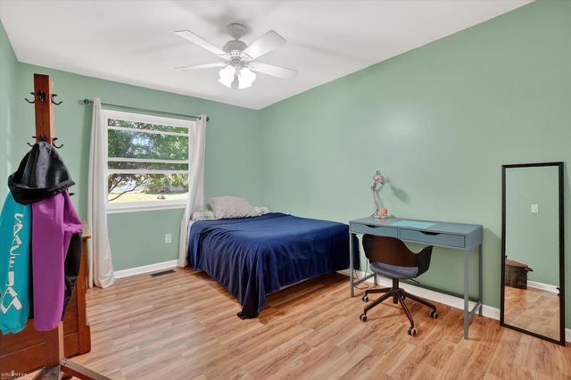 313 Dutch Mill Drive, Flushing, MI 48433