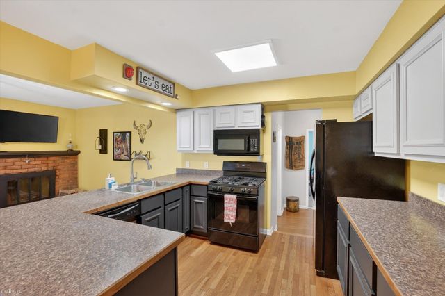 313 Dutch Mill Drive, Flushing, MI 48433