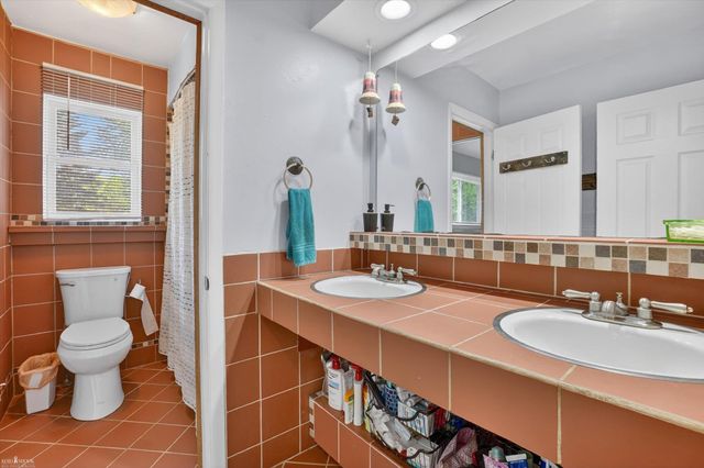 313 Dutch Mill Drive, Flushing, MI 48433