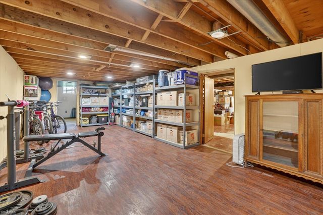 313 Dutch Mill Drive, Flushing, MI 48433