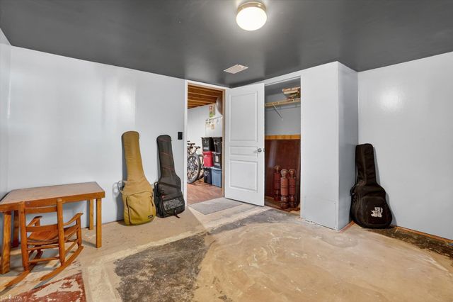 313 Dutch Mill Drive, Flushing, MI 48433