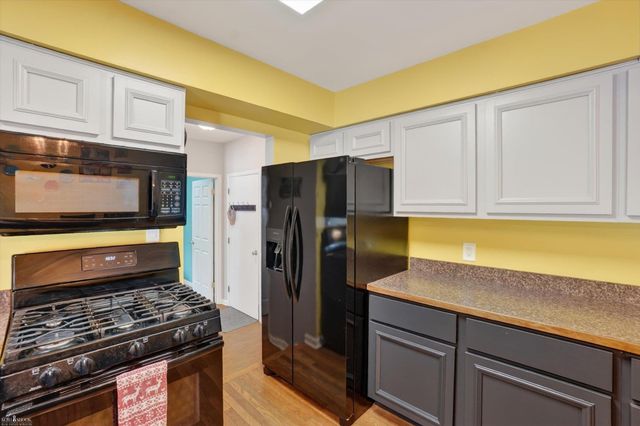313 Dutch Mill Drive, Flushing, MI 48433