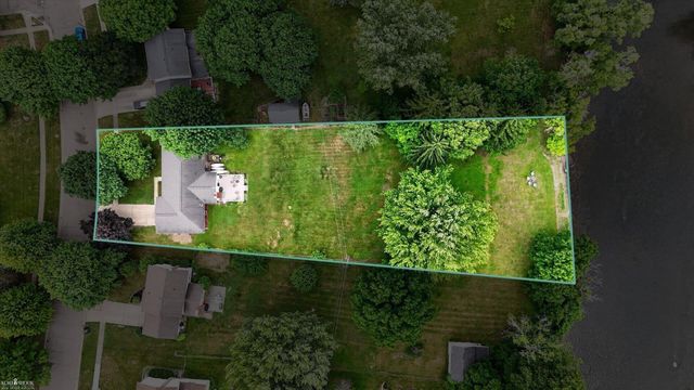 313 Dutch Mill Drive, Flushing, MI 48433