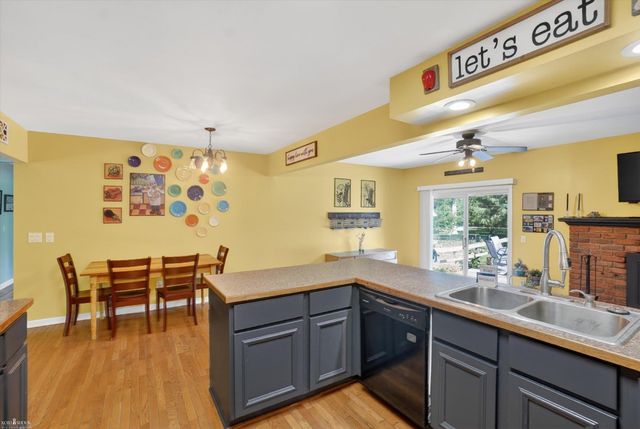 313 Dutch Mill Drive, Flushing, MI 48433