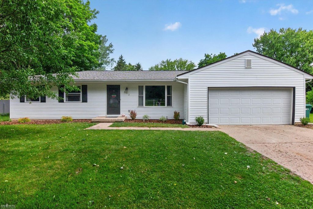 313 Dutch Mill Drive, Flushing, MI 48433