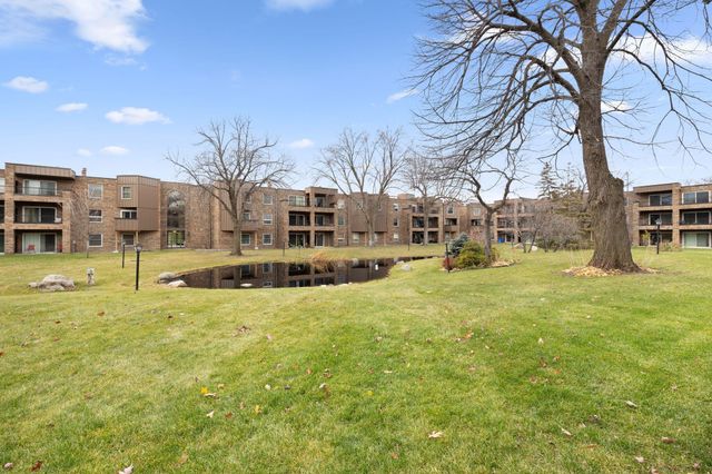 2250 Midland Grove Road 307, Roseville, MN 55113