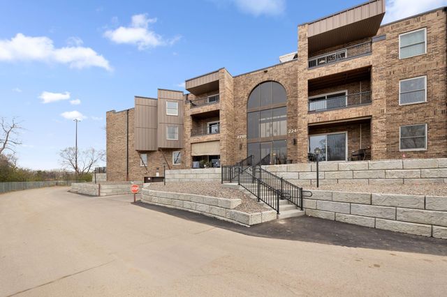 2250 Midland Grove Road 307, Roseville, MN 55113