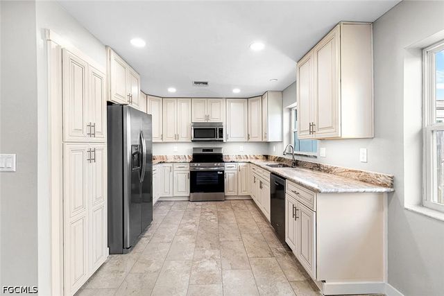 2115 Saint Croix AVE, Fort Myers, FL 33905
