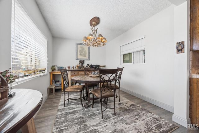 4861 Putter Lane, Bakersfield, CA 93308