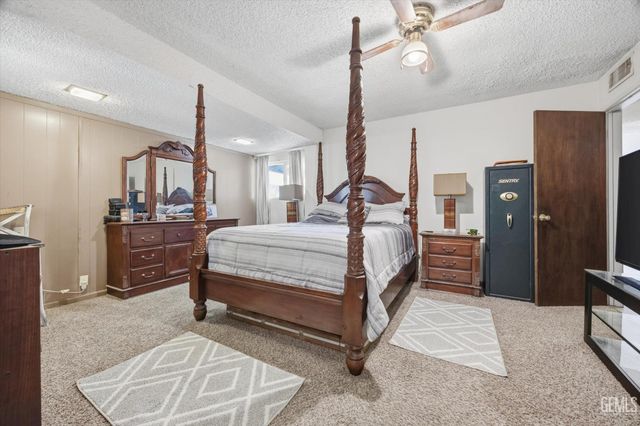 4861 Putter Lane, Bakersfield, CA 93308