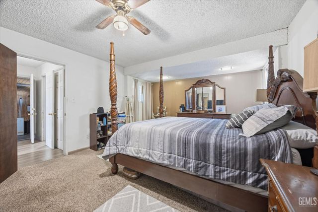 4861 Putter Lane, Bakersfield, CA 93308