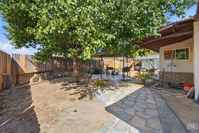 4861 Putter Lane, Bakersfield, CA 93308