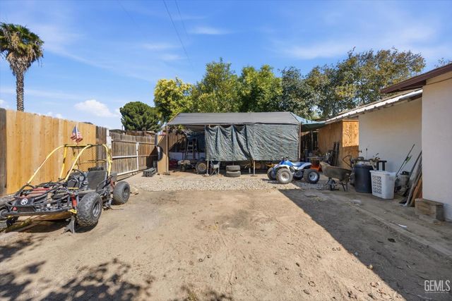 4861 Putter Lane, Bakersfield, CA 93308