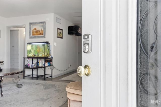 4861 Putter Lane, Bakersfield, CA 93308