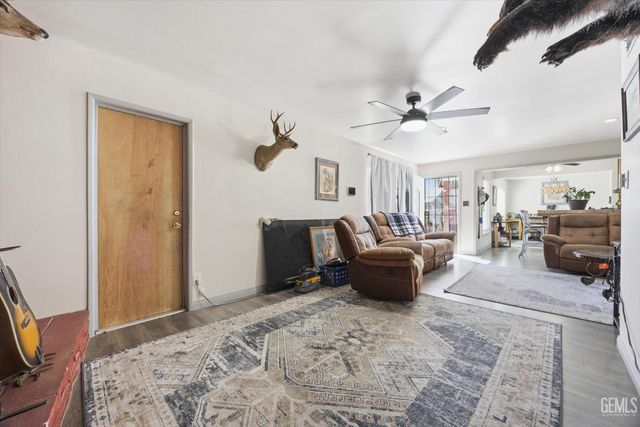 4861 Putter Lane, Bakersfield, CA 93308
