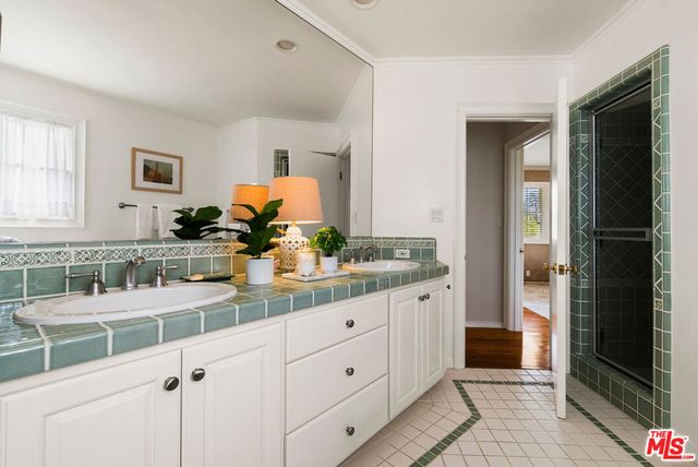 291 Loring Avenue, Los Angeles, CA 90024