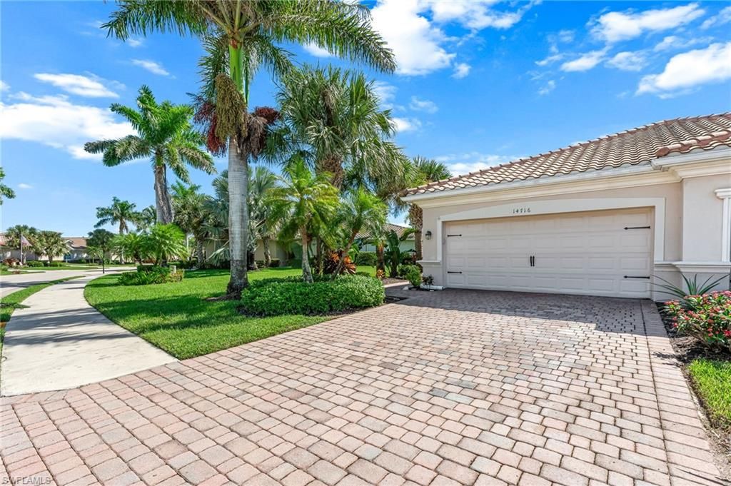 14716 Cranberry CT, Naples, FL 34114
