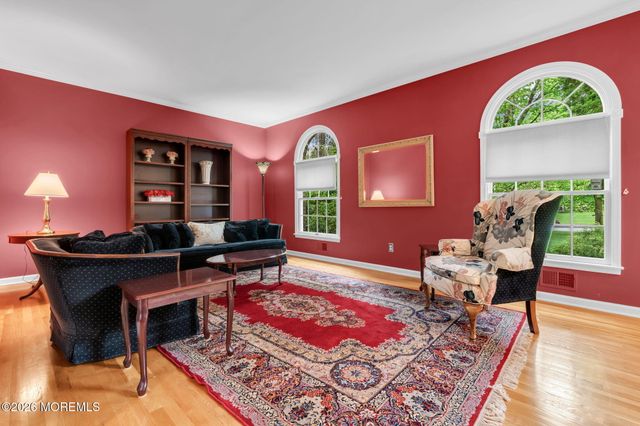 4 Quaker Hill Road, Jackson, NJ 08527