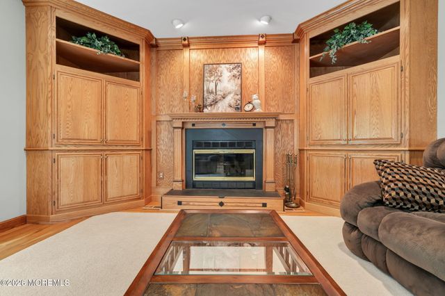 4 Quaker Hill Road, Jackson, NJ 08527
