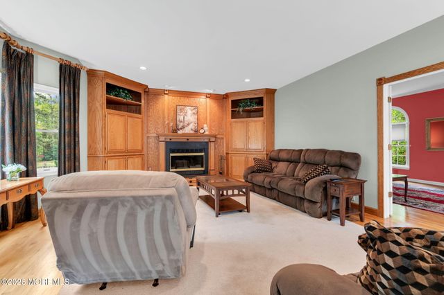 4 Quaker Hill Road, Jackson, NJ 08527