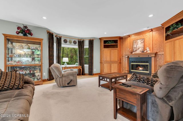 4 Quaker Hill Road, Jackson, NJ 08527