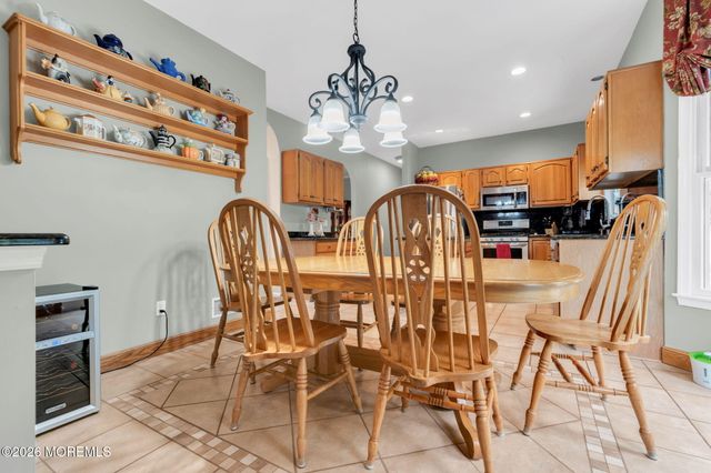 4 Quaker Hill Road, Jackson, NJ 08527