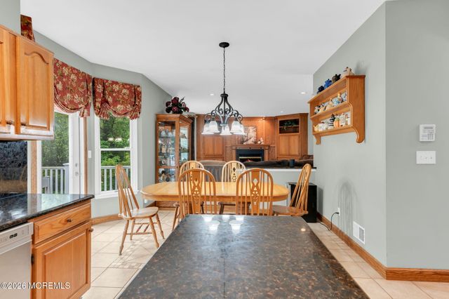 4 Quaker Hill Road, Jackson, NJ 08527