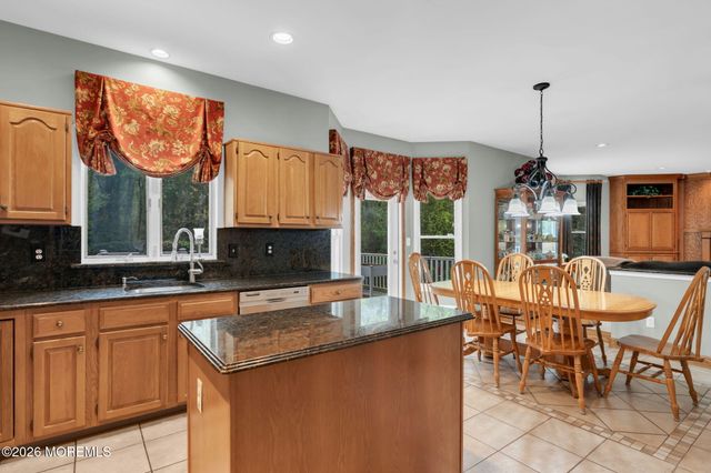 4 Quaker Hill Road, Jackson, NJ 08527