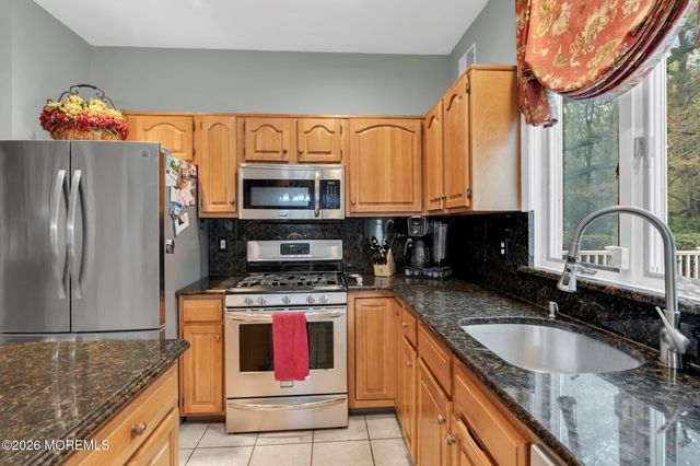 4 Quaker Hill Road, Jackson, NJ 08527