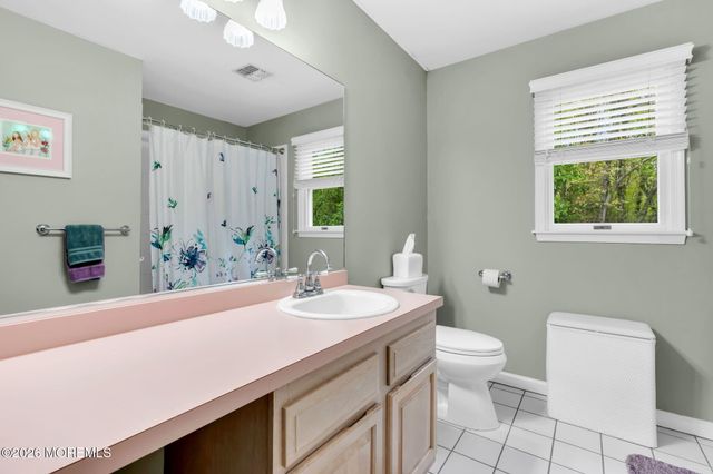 4 Quaker Hill Road, Jackson, NJ 08527
