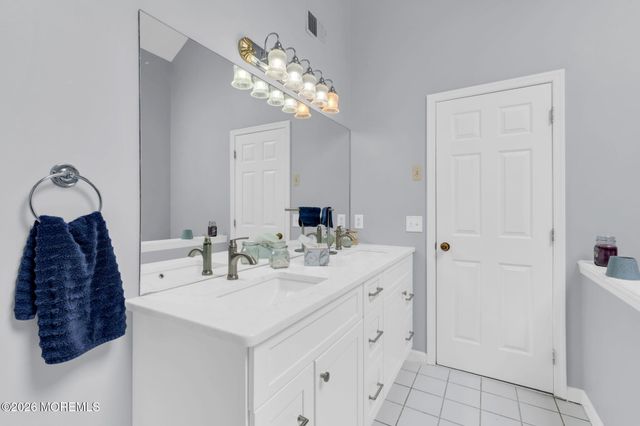 4 Quaker Hill Road, Jackson, NJ 08527