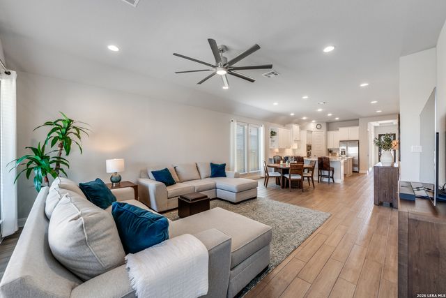 1720 Field Brook, Seguin, TX 78155