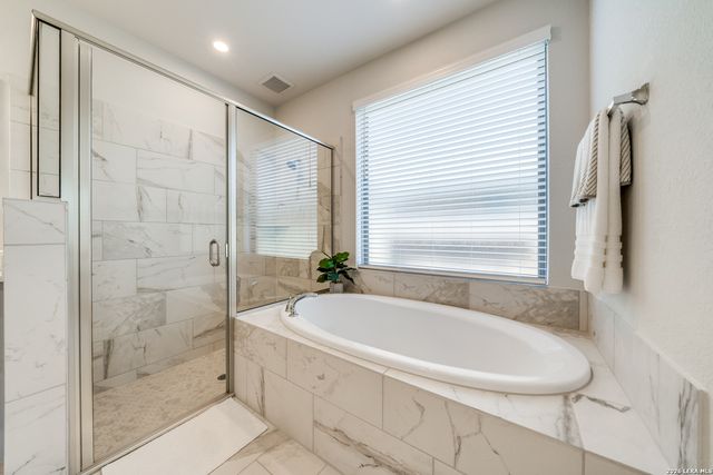 1720 Field Brook, Seguin, TX 78155