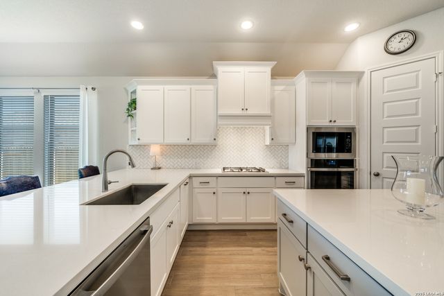 1720 Field Brook, Seguin, TX 78155