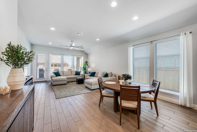 1720 Field Brook, Seguin, TX 78155