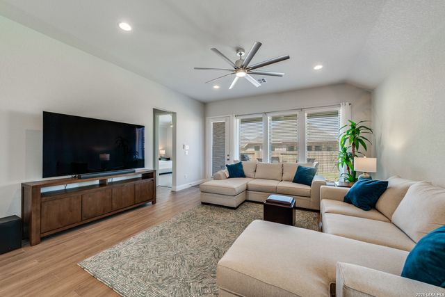 1720 Field Brook, Seguin, TX 78155