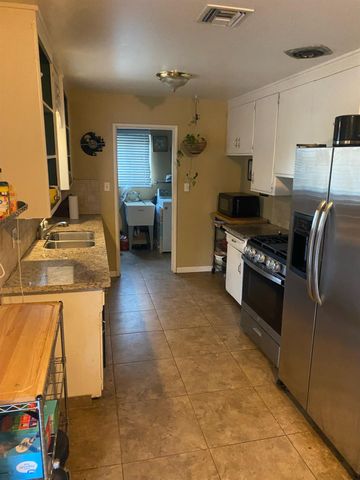 1602 Del Monte Ave, Modesto, CA 95350